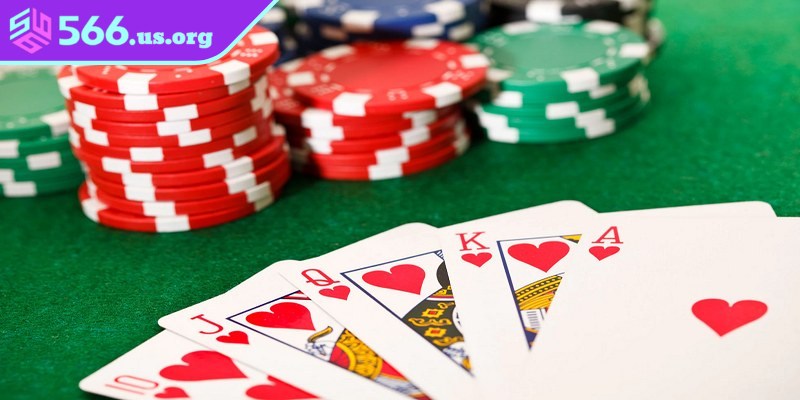 Poker là một game bài chiến thuật nổi tiếng kết hợp giữa kỹ năng tính toán